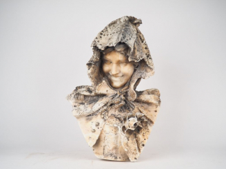 Vente aux enchères E. FIASCHI. "Jeune fille au voile". Sculpture en marbre et albâtre. Si