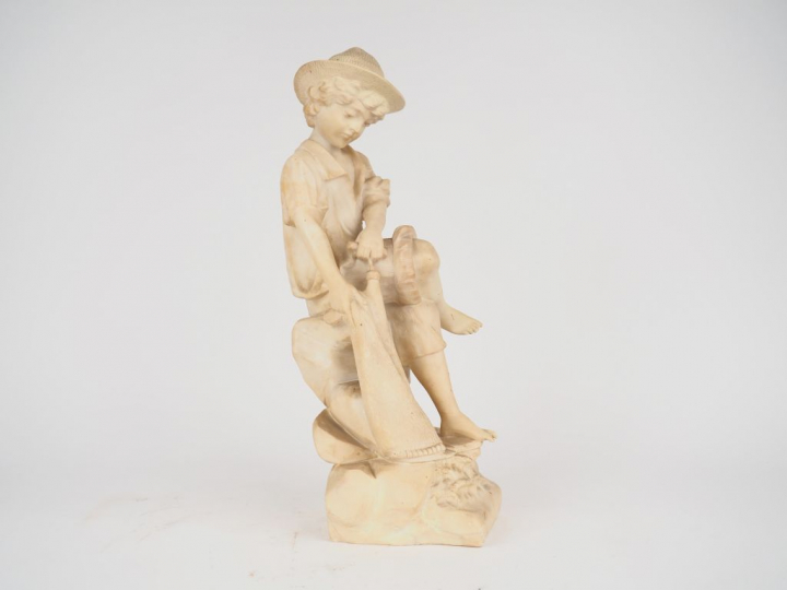 Ecole française fin XIXème début XXème. "Jeune pêcheur ". Sculpture en