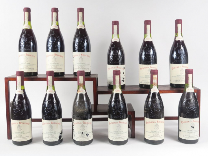 12 BOUTEILLES CHATEAUNEUF DU PAPE CHÂTEAU DE BEAUCASTEL ROUGE - 1986 -