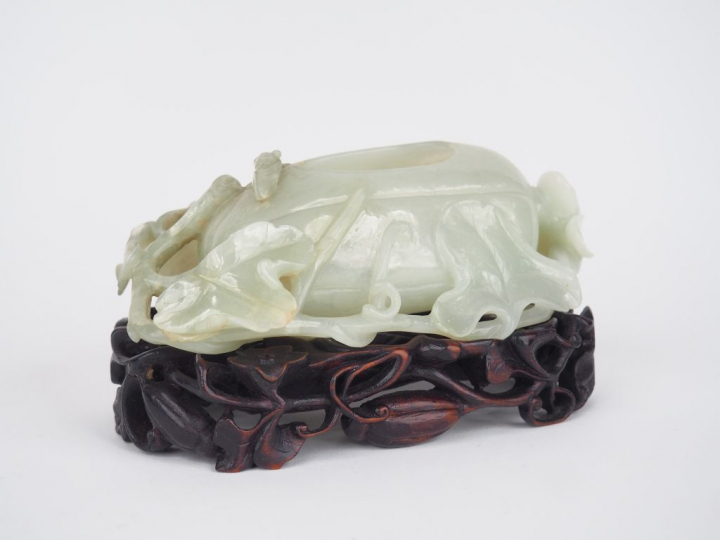 Godet de peintre en jade céladon reprenant la forme d'un melon d'eau s
