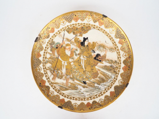 Vente aux enchères Coupe creuse en faience de Satsuma décor de quatre personnages légenda
