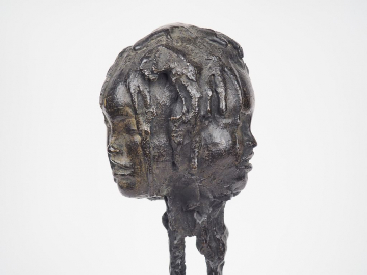 FRANCK. L. "Trilogie ". Sculpture en bronze à patine brune, numérotée 