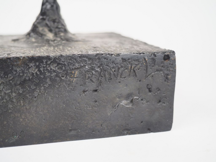 FRANCK. L. "Trilogie ". Sculpture en bronze à patine brune, numérotée 