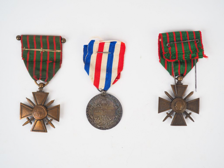 Lot de décorations françaises en boite époque première guerre mondiale