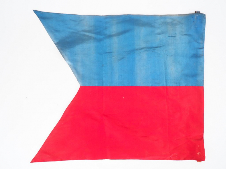 Grand guidon uniface bicolore bleu ciel en haut, framboise en bas aigl