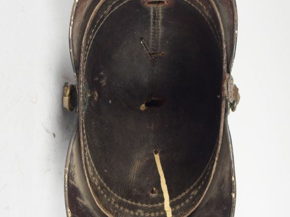 Casque à chenille Bavarois aux armes de Louis II de Bavière (1845/1885