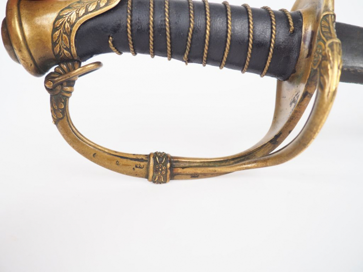 Sabre modèle 1821 d'officier d'infanterie, lame oxydée, fusée re habil