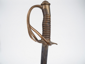 Vente aux enchères Sabre 1822 d'officier de fabrication privée, lame signée Coulaux Kling