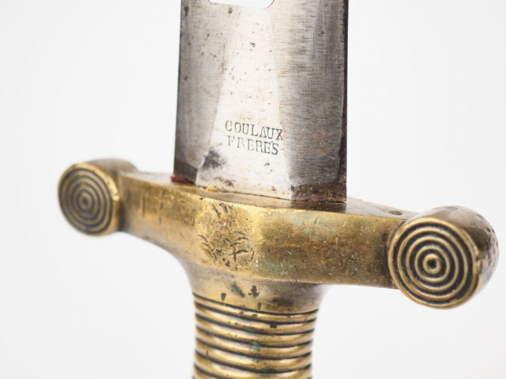 Glaive 1831 sans fourreau. Lame polie signée au Ricasso sur une face "
