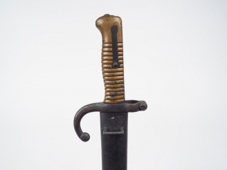 Vente aux enchères Baïonnette française modèle 1866 pour fusil Chassepot, lame yatagan ma
