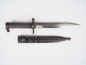 Vente aux enchères Baïonnette suédoise pour fusil Mauser 1896 dans son fourreau. (Etat 1+