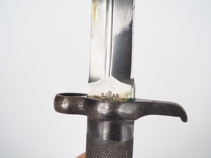 Baïonnette suédoise pour fusil Mauser 1896 dans son fourreau. (Etat 1+