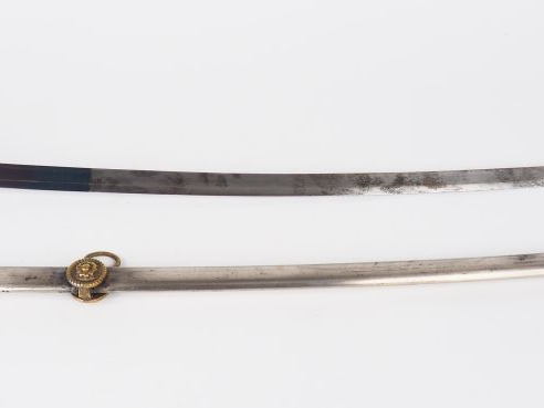 Réplique moderne d'un sabre de cavalerie, monture multibranches, fourr