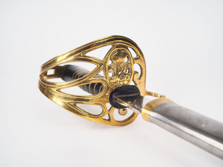 Réplique moderne d'un sabre de cavalerie anglaise, fabrication indienn