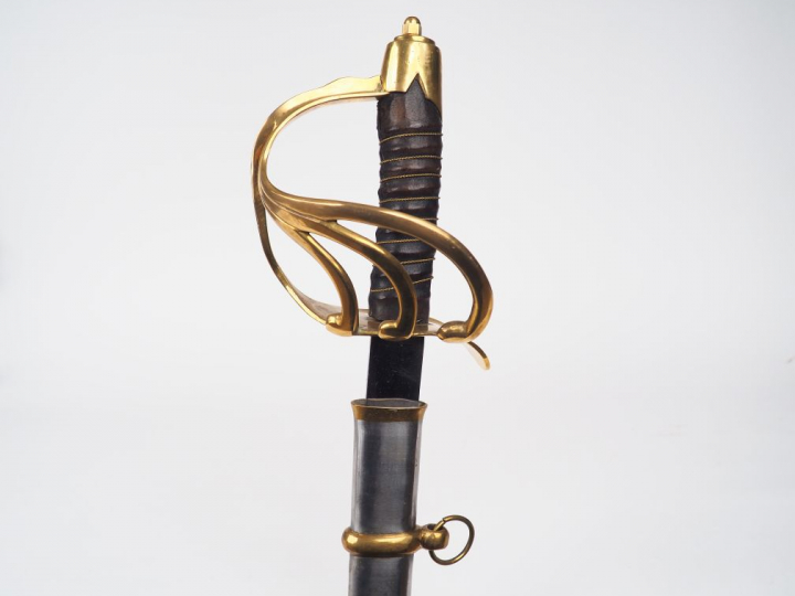 Réplique indienne moderne d'un sabre de cavalerie lourde premier Empir