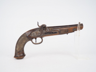 Vente aux enchères Pistolet à percussion monté fer issu de la transformation d'une arme p