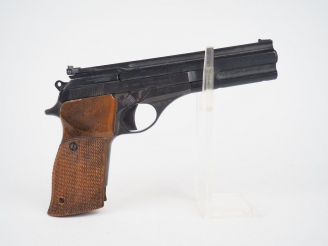 Vente aux enchères Pistolet semi automatique Beretta 76 calibre 22 LR dans sa boite d'ori
