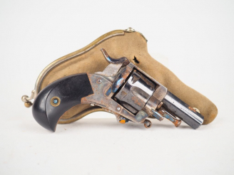 Vente aux enchères Minuscule revolver (100 mm) type bulldog en calibre 22 short, carcasse
