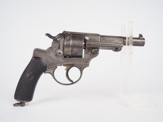 Vente aux enchères Revolver réglementaire français modèle 1873 de la série 1875. Arme en 