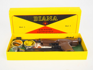 Vente aux enchères Pistolet à air comprimé Diana 5 G calibre 4,5mm, sans garantie de comp
