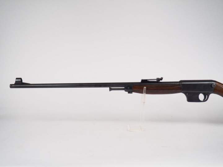 Carabine semi-automatique UNIQUE X 51 bis calibre 22 LR sans chargeur,