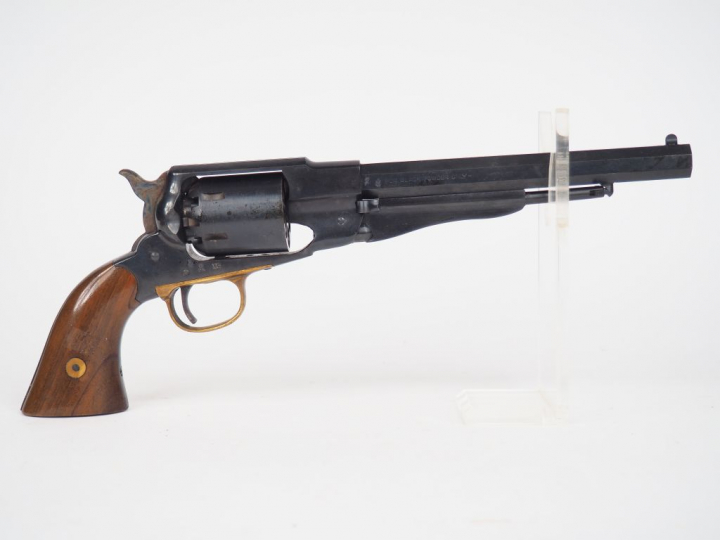 Réplique italienne d'un revolver Remington 1858 en calibre 44 fabricat