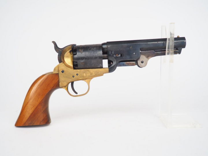 Réplique italienne par "UBERTI" d'un revolver Colt 1861 "Reb Nord" cal