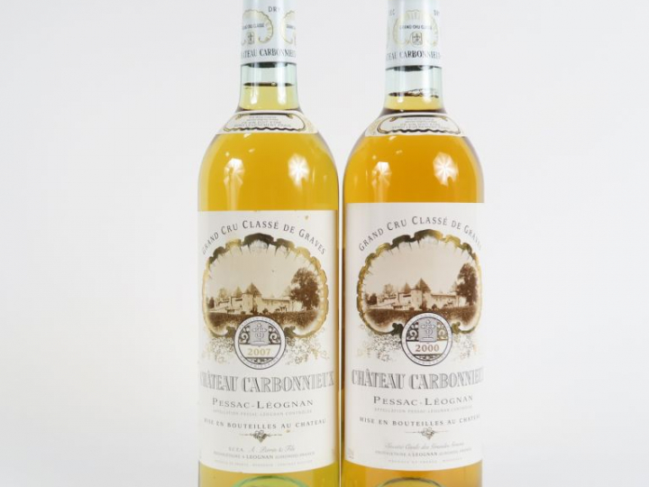 2 BOUTEILLES CHÂTEAU CARBONNIEUX GCC GRAVES - 1 de 2000/1 de 2007