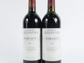 Vente aux enchères 2 BOUTEILLES CHÂTEAU SEGONNES MARGAUX - 1999 - 1 BG/1 LB