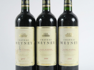 Vente aux enchères 3 BOUTEILLES CHÂTEAU MEYNEY ST ESTEPHE - 2004 