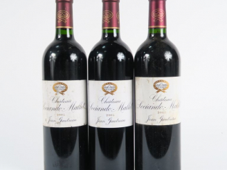 Vente aux enchères 3 BOUTEILLES CHÂTEAU SOCIANDO MALLET HAUT MEDOC - 2005 - ETLA