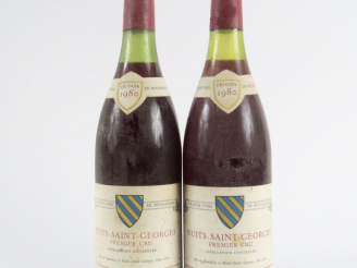 Vente aux enchères 2 BOUTEILLES NUITS ST GEORGES GUY JEUNEMAITRE - 1980 - 3 CM