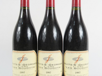 Vente aux enchères 3 BOUTEILLES NUITS ST GEORGES 1er CRU 'LES BOUDOTS' JEAN GRIVOT - 1997