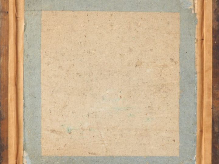 Soie brodée Restauration à décor de fleurs et d'un personnage extrême-