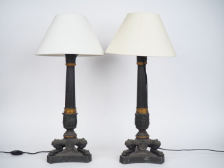 Vente aux enchères Paire de grands bougeoirs Restauration en tôle et bronze, double patin