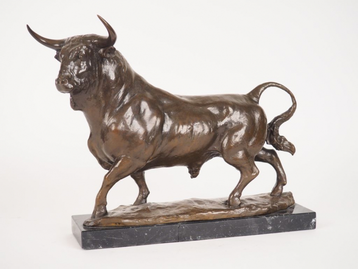 Isidore BONHEUR. "Taureau de combat". Sculpture en bronze à patine bru