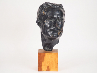 Vente aux enchères S. D. JILLEUX. "Portrait du sculpteur BAUGE". Sculpture en bronze socl