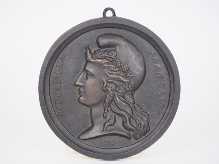 Ecole française XIXème. "Allégorie de la république française". Médail
