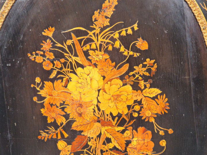 Encoignure Napoléon III de style Louis XVI en marqueterie à décor de b