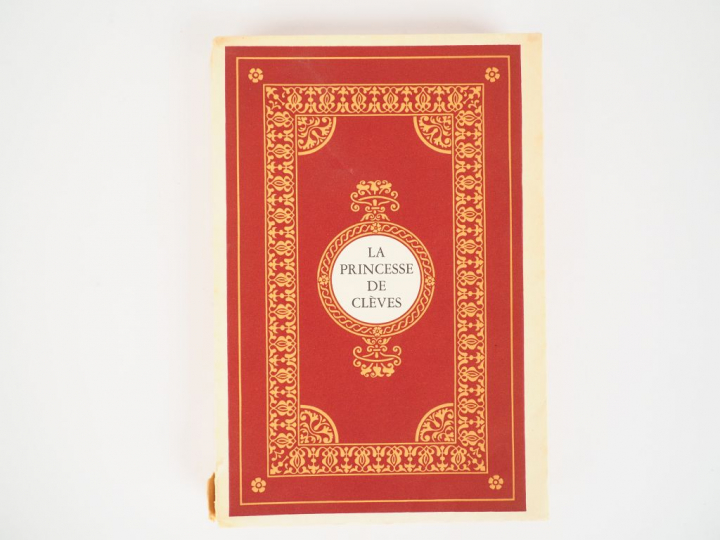 LA FAYETTE (Madame de). La Princesse de Clèves. Avec des illustrations