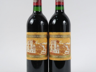Vente aux enchères 2 BOUTEILLES CHÂTEAU DUCRU BEAUCAILLOU GCC ST JULIEN - 1981 - BG
