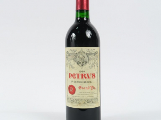 Vente aux enchères 1 BOUTEILLE CHÂTEAU PETRUS POMEROL - 1989 - BG+