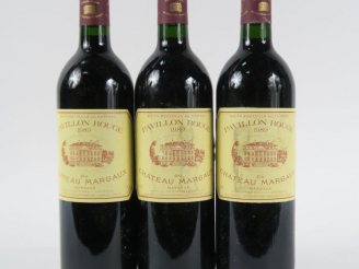 Vente aux enchères 3 BOUTEILLES PAVILLON ROUGE DU CHÂTEAU MARGAUX - 1989 - 1 ETLT