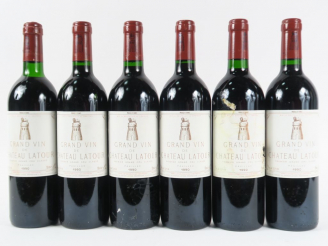 Vente aux enchères 6 BOUTEILLES CHÂTEAU LATOUR 1er GCC PAUILLAC - 1990 - 1 BG/1 LB/1 CAPS
