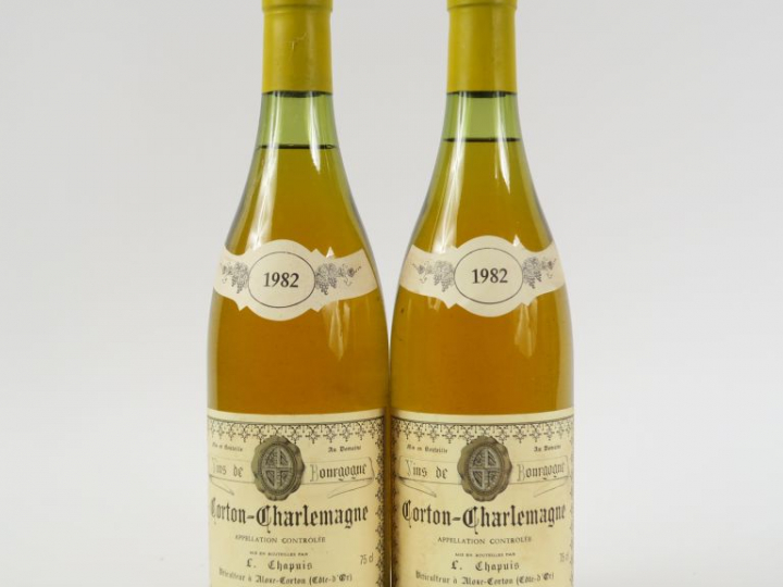 2 BOUTEILLES CORTON CHARLEMAGNE GC DOMAINE LOUIS CHAPUIS - 1982