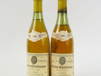 Vente aux enchères 2 BOUTEILLES CORTON CHARLEMAGNE GC DOMAINE LOUIS CHAPUIS - 1982 - 1 à 
