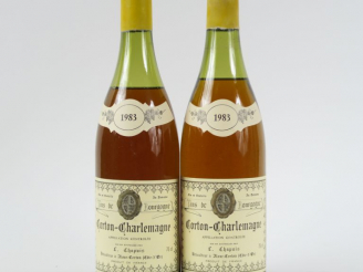 Vente aux enchères 2 BOUTEILLES CORTON CHARLEMAGNE GC DOMAINE LOUIS CHAPUIS - 1983 - 5 CM