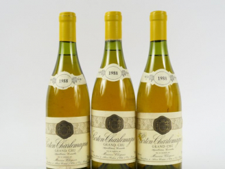 Vente aux enchères 3 BOUTEILLES CORTON CHARLEMAGNE GC DOMAINE LOUIS CHAPUIS - 1988