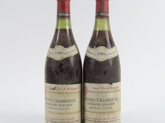 Vente aux enchères 2 BOUTEILLES GEVREY CHAMBERTIN DOMAINE ESMONIN - 1980 - 3 CM/BS