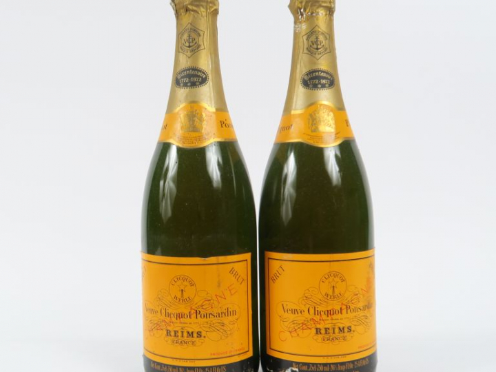 2 BOUTEILLES CHAMPAGNE VEUVE CLICQUOT PONSARDIN 'BICENTENAIRE' - 1972